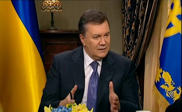 Януковичу тонко намекнули на увольнение премьера. Был прецедент.