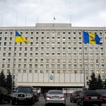 Киевобладминистрацию баррикадируют: чиновники ожидают штурм