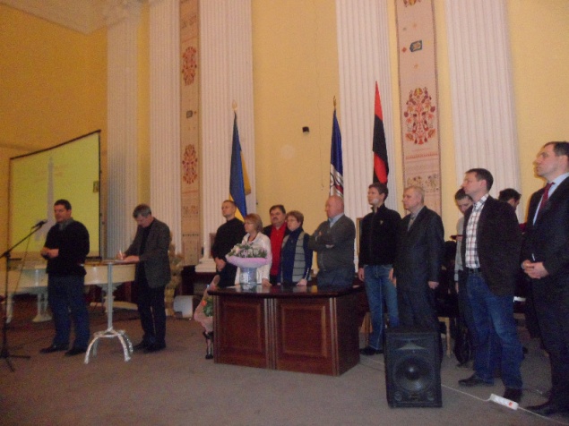 Киевляне хотят выборов в середине апреля