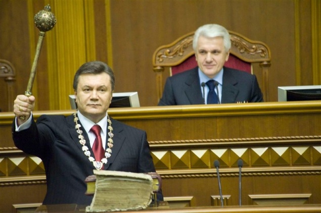 Янукович ініціює дострокові вибори президента