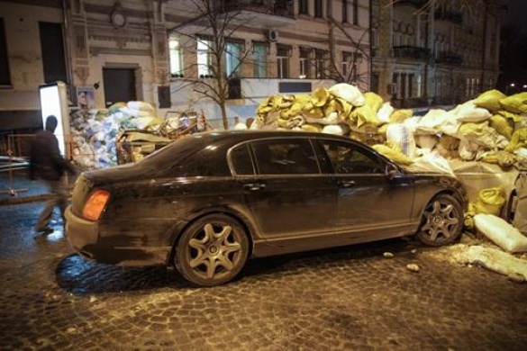 Евромайдан предложил парковать машины активистов прямо на передовой