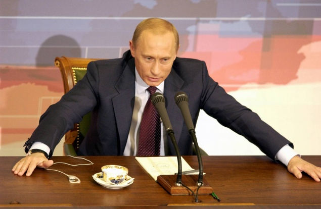 Путин начал официально присоединять Крым к России