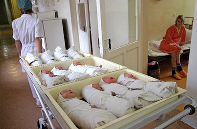 В Украине установят “одинаковую” помощь при рождении ребенка