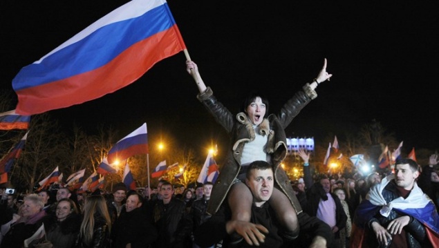 Путин дает украинцам в Крыму российское гражданство