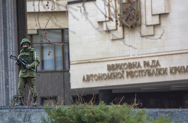 Войска РФ снимают блокаду воинских частей в Крыму