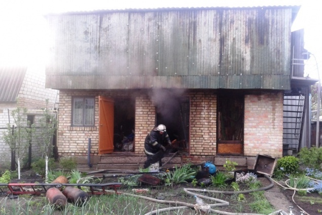 Cпасатели на Киевщине предотвратили взрыв газовых баллонов