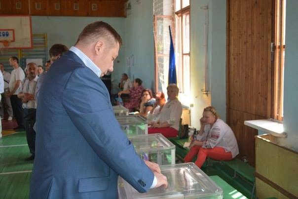 Нардеп от “УДАРа” подложил жителям Фастова избирательную “мину”