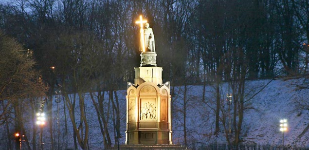 Киеву за долги отключают свет в центре и прекращают освещать памятники