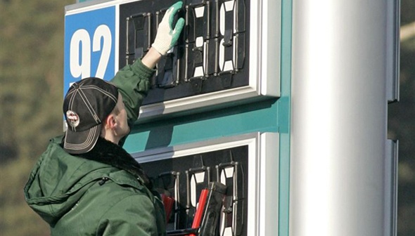 Цены на бензины и топливо в Киеве и области остаются неподвижными
