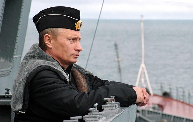 Российский флот начал военные маневры в Черном море