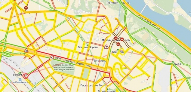 Движение автотранспорта в Киеве пока что “нормальное”
