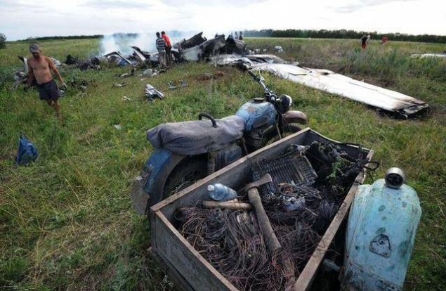 Сбитый украинский самолет луганчане разобрали на металлолом