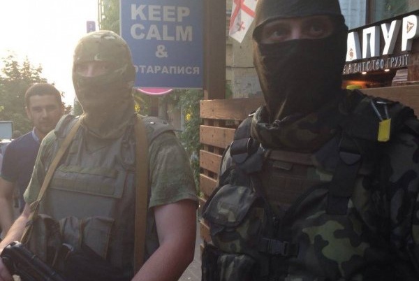Неизвестные под видом Самообороны Майдана пытались “отжать” ресторан грузинской кухни в Киеве