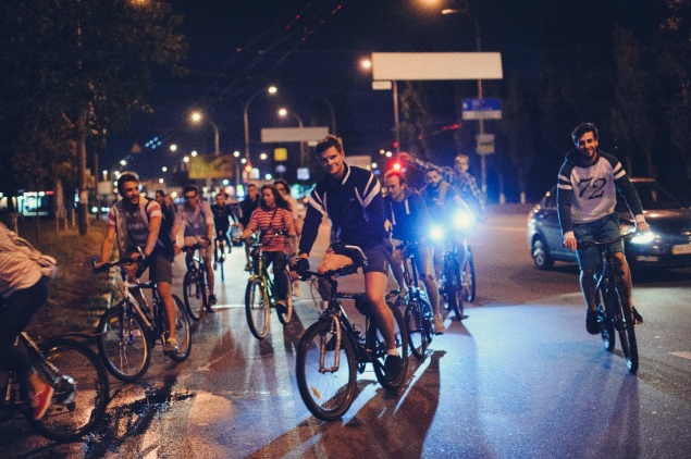 В Киеве стартовал проект по ночному катанию на велосипедах