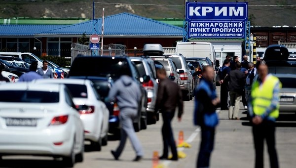 Россия не пускает в Крым украинский транспорт с продовольствием