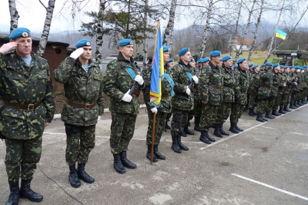 Чиновники КГГА отдадут армии 122 тыс гривен
