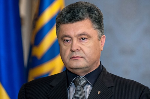 Порошенко уверяет, что специальный статус для Донбасса - это децентрализация