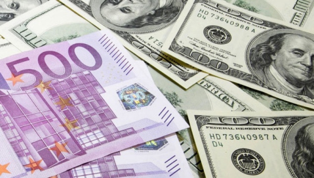 В обменниках Киева курс доллара снизился на 18 коп.