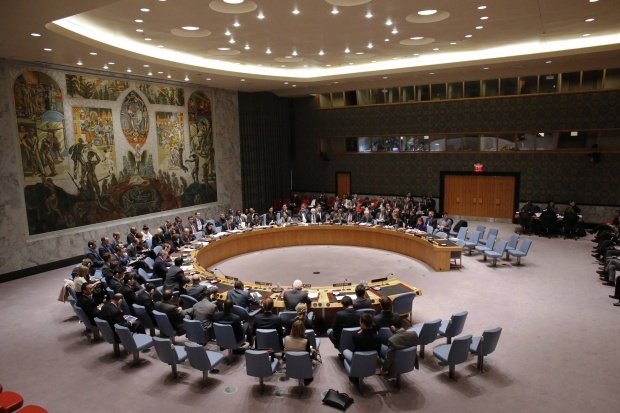 Яценюк выступил в ООН с просьбой не отменять санкции против России