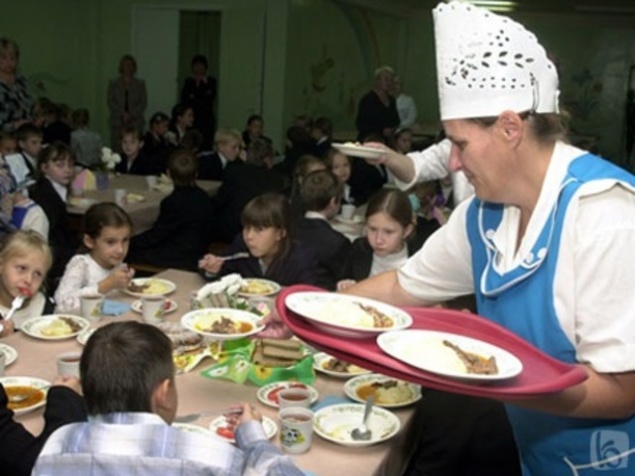 Управление образования Соломенского района прекратило финансировать школьное питание