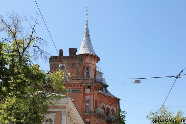 Замок барона построенный в 19 веке в Киеве суд умудрился не признать памятником архитектуры