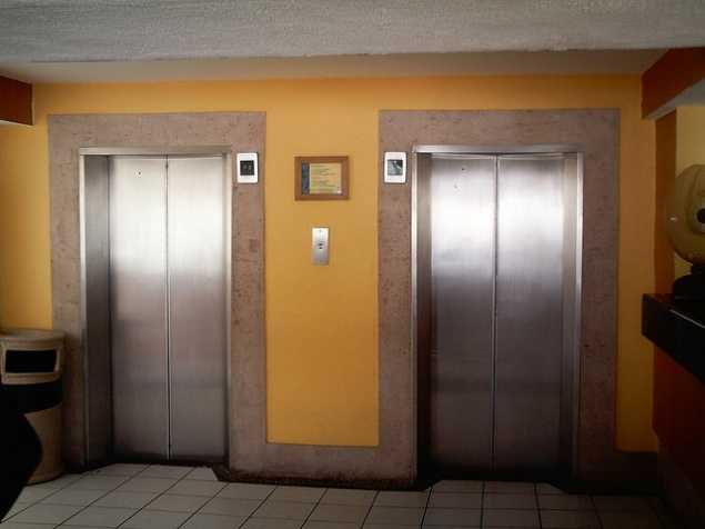 На ремонт работающих лифтов мэрия планирует выделить 12 миллионов