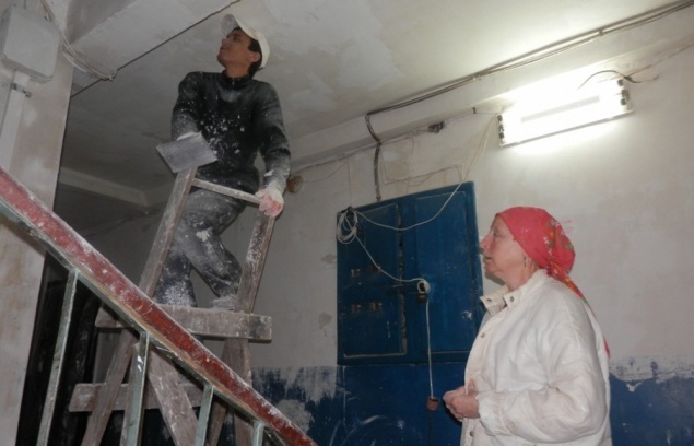 Власти доверили киевлянам контролировать ремонты в жилых домах