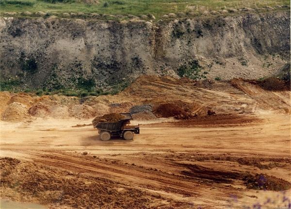 В Киевской области УБОП поймал занимавшихся незаконной добычей полезных ископаемых