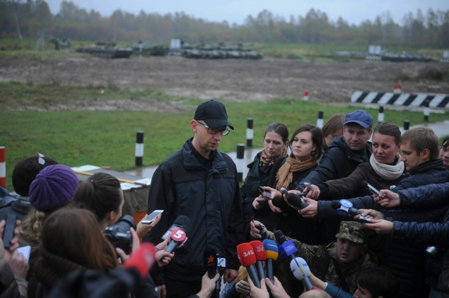 Дмитрий Бровкин: “Яценюку не удастся списать отсутствие реформ на войну”