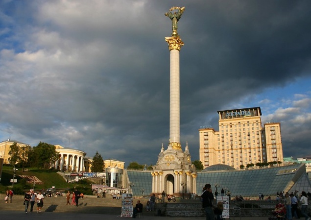 Целовальник предлагает демонтировать колонну Независимости с Майдана