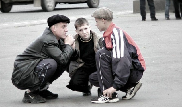 В Киеве задержали банду несовершеннолетних “гопников”
