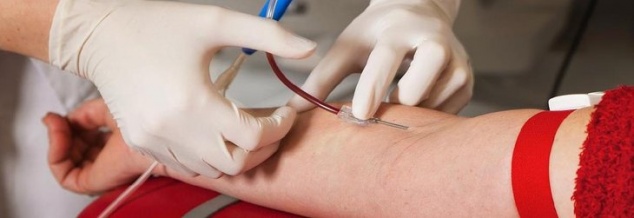 Курсанты Киева сдали 70 литров крови для раненых в зоне АТО бойцов (видео)