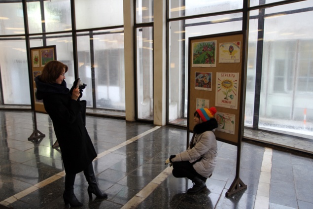 На станции метро “Золотые ворота” открылась выставка детского рисунка (ФОТО)