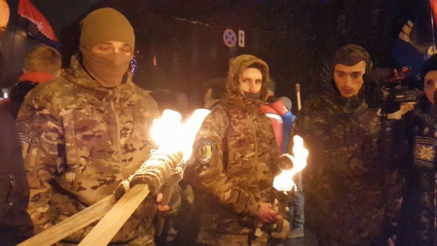 В Киеве прошло факельное шествие в честь Степана Бандеры (+ФОТО)