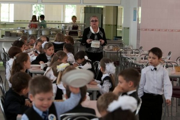 Программа бесплатного питания детей-чернобыльцев приостановлена