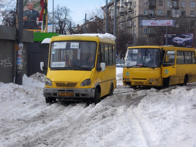 Из-за снегопада работа общественного транспорта продлена на час