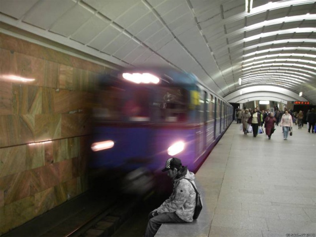 Сегодня на станции “Почтовая площадь” мужчина бросился под поезд столичного метро