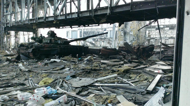 В Киеве будут оперировать “киборга”, которого нашли под завалами донецкого аэропорта