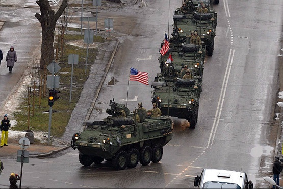 НАТО провело военный парад прямо под носом у России (+ ФОТО)
