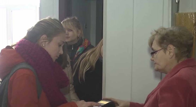 В бориспольском лицее учеников хотят отслеживать через карточки “Приватбанка” (+ВИДЕО)