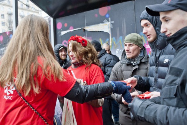 В Киеве бесплатно раздавали “мощное оружие” против СПИДА (+ ФОТО)