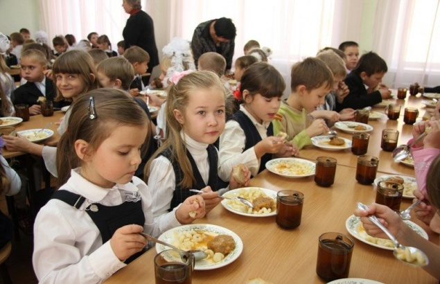 Власти Киева погасили всю 40-миллионную задолженность за питание в учебных заведениях за 2014 год