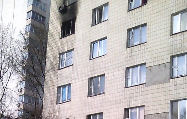Из здания столичного общежития во время пожара эвакуировали 25 человек