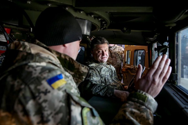 В Украину из США прибыла первая партия бронированных “Хаммеров” (фото)