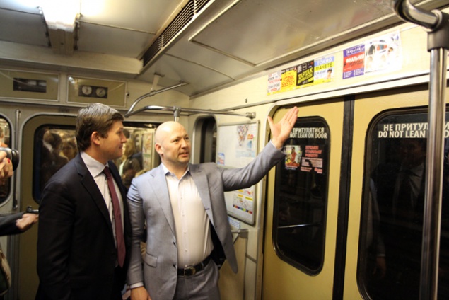 Количество рекламы в киевском метро обещают существенно сократить