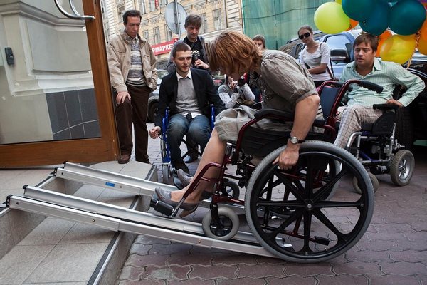 Руководство Печерского района обещает обеспечить полное бесплатное медицинское обследование для инвалидов