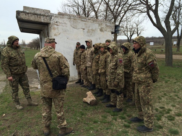 “Правый сектор” опроверг переход на контракт в украинскую армию