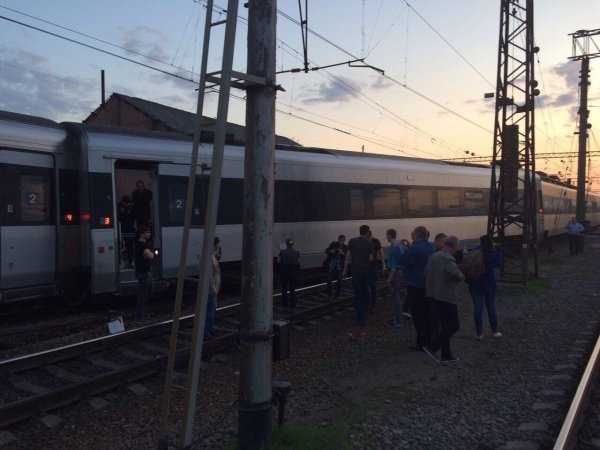 Поезд Интерсити+ “Киев-Харьков”, который сошел с рельсов, вернули на маршрут