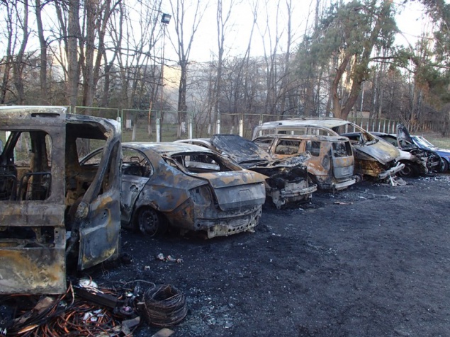 Сегодня ночью в Киеве сгорело 10 автомобилей (фото)
