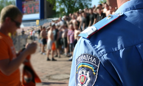 На охрану порядка во время футбольных матчей в Киеве выделили 313 правоохранителей